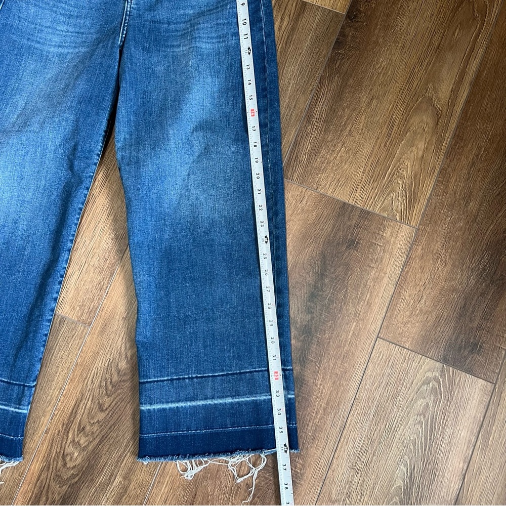Old Navy Women’s Wide Leg High Rise Jeans Size 4 Stretch raw hem cropped - Picture 5 of 13